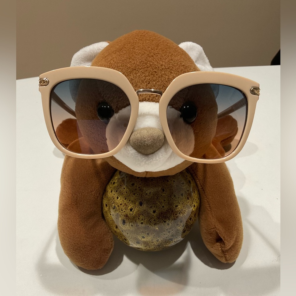 🍏🍏 Tahari Brown Ombré Beige/Gold Frame Sunglasses, 5 3/8 W, 2 1/8 D